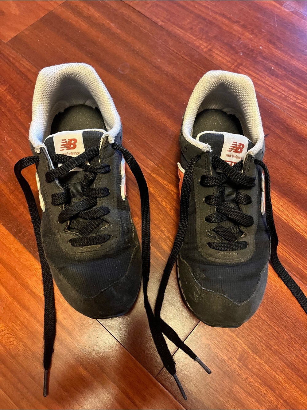 New Balance Kids Black Lace-Up Sneakers size 3